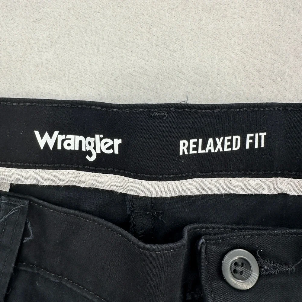 Wrangler Mens 40x34 Relaxed Fit Chino Pants Black Cotton Stretch Career Casual